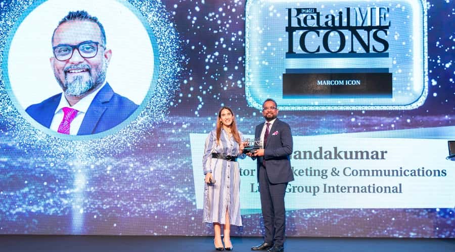V. Nandakumar, Director of Marketing & Communications, Lulu Group being presented with the Retail Marcom Icon Award by Anna Germanos, MENA region head of Meta(Facebook).
